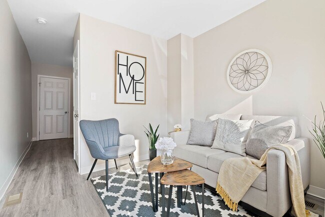 Photo - 2 Bedroom 1 Bath Townhouse for rent