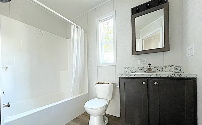 Photo - 17042 Coventry Ln