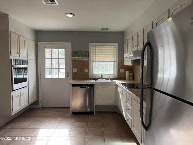 Photo - 664D Plymouth Dr