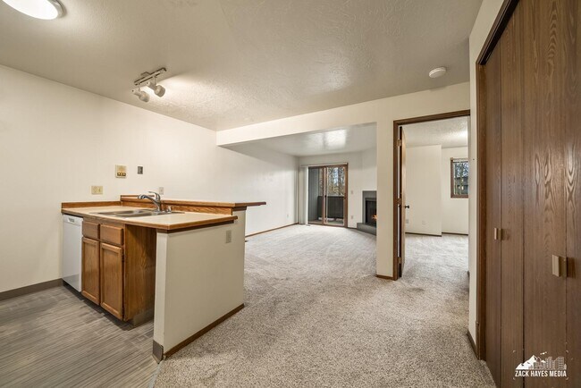 Photo - 4611 Juneau St