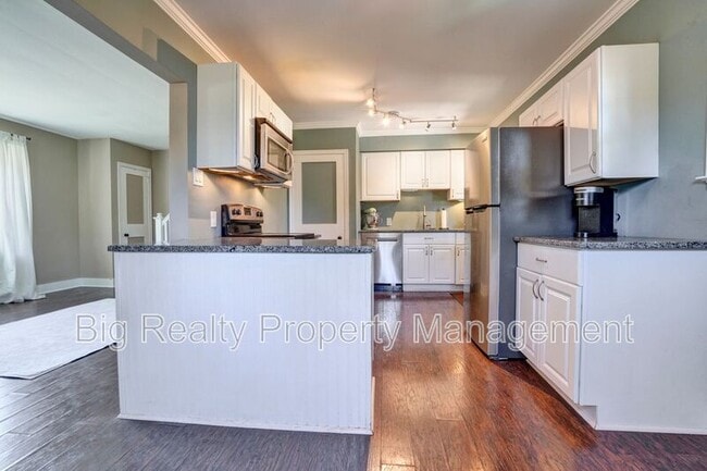 Photo - 912 Feist Ave