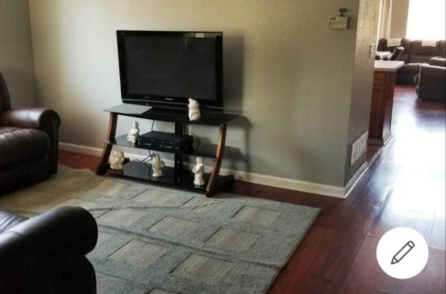 Photo - 2513 S Genoa St