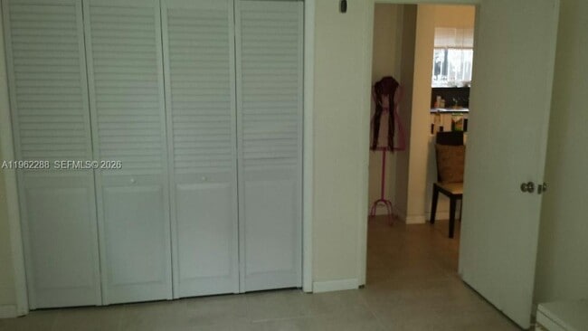 Photo - 49 NE 44th St