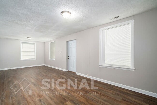 Photo - 2408 2nd St NW