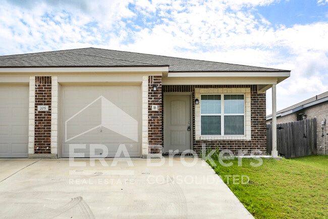 Photo - 205 Dolphin Dr Unit B