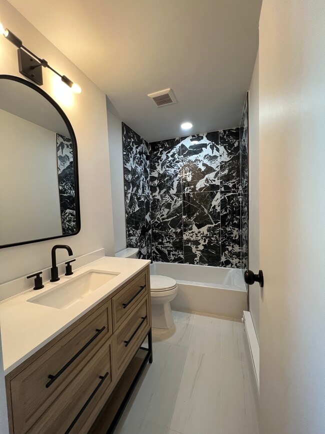 Building Photo - 15 Irma Ave Unit #1