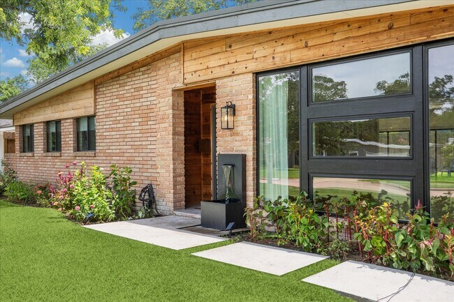 Photo - 10159 Brinwood Dr