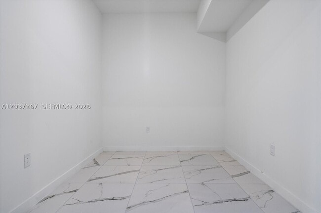420 SW 7th St Unit 204