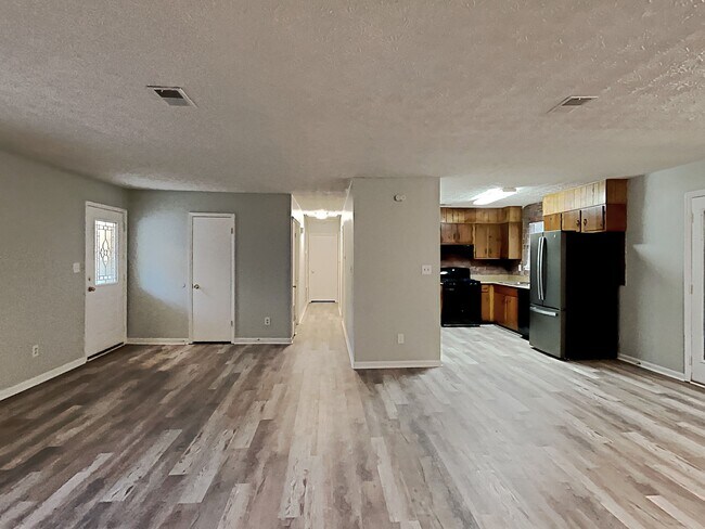 Photo - 182 Adrian Dr