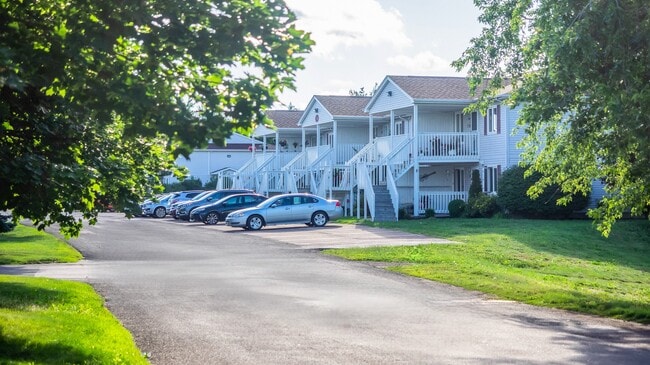 Photo - Mapleton Village Apartments