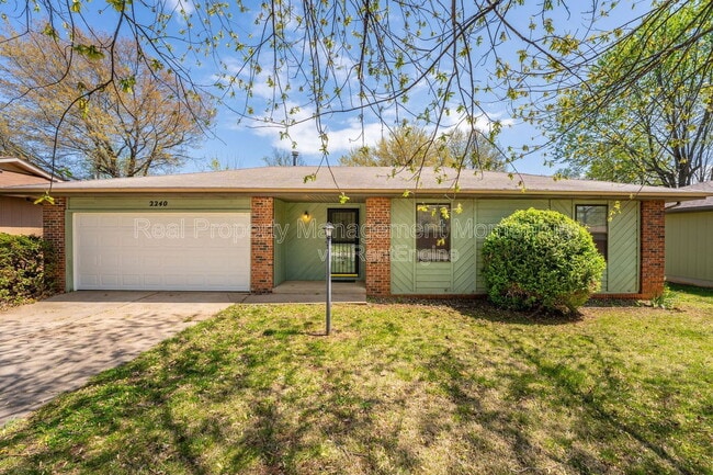 Building Photo - 2240 S Kansas Ave