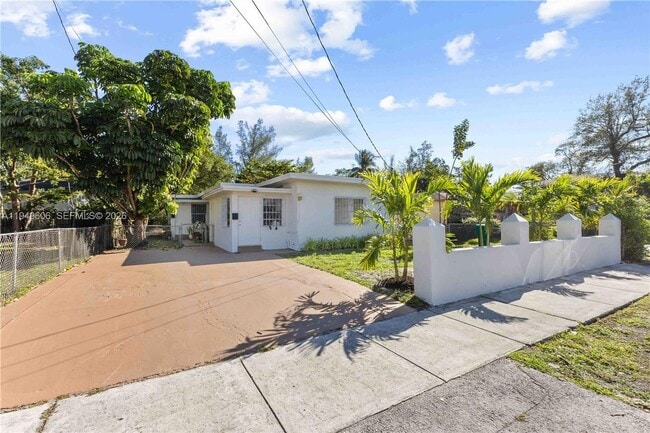 Building Photo - 8031 NW 12th Ct Unit 8035 NW 12th Court