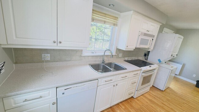 Photo - 7 Glenwood Dr Unit 7