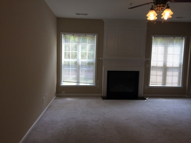 Photo - 1384 bellsmith dr Unidad 1384