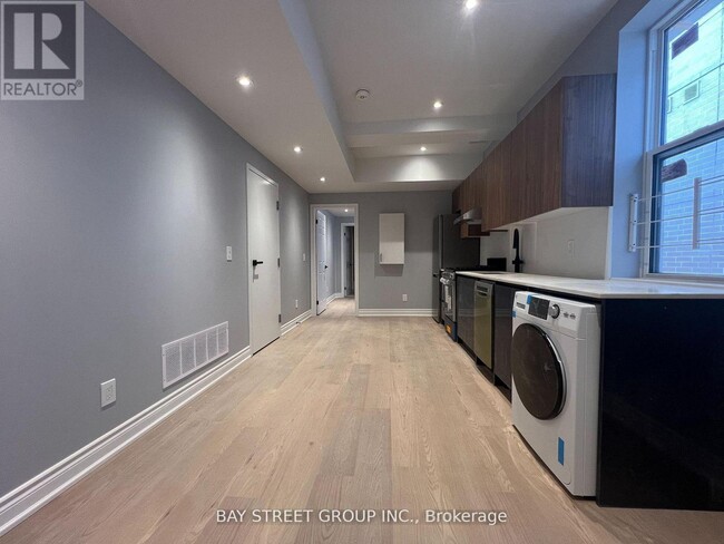 Photo - 2386 Lake Shore Blvd W Unit 203