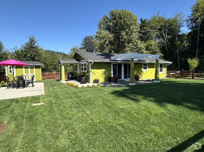 Building Photo - 3325 Delphi Rd SW Rental
