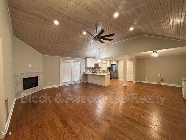 Photo - 501 Merrie Rd