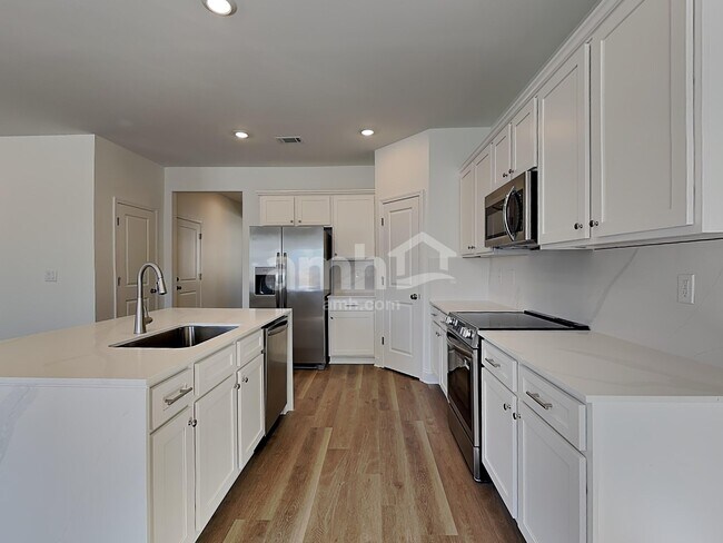 Photo - 499 Hickory Pointe Rd