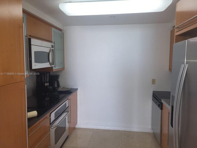 Photo - 6365 Collins Ave Unidad 2511