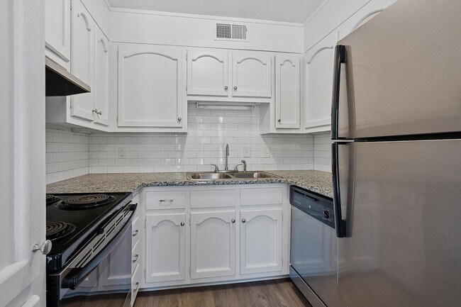 Photo - Redmont Square