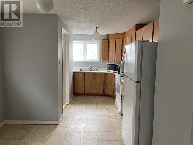 Photo - 6 Edgecombe Dr