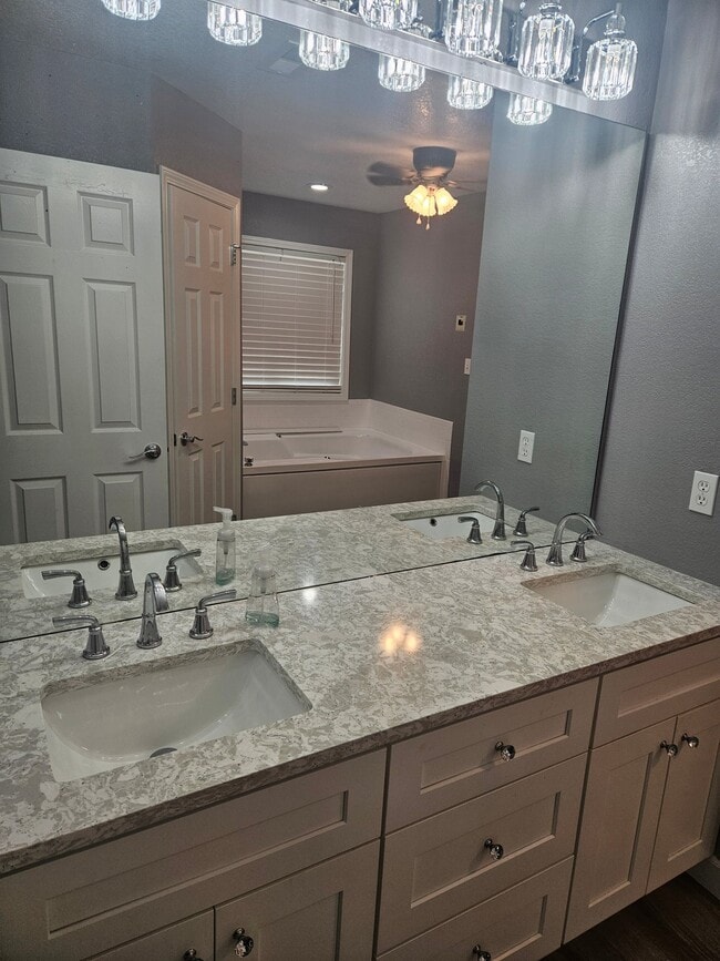 Photo - 648 Racquet Club Dr