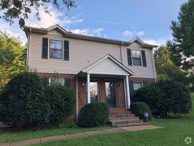 Building Photo - Fabulous 1BR Furnished Duplex Rental