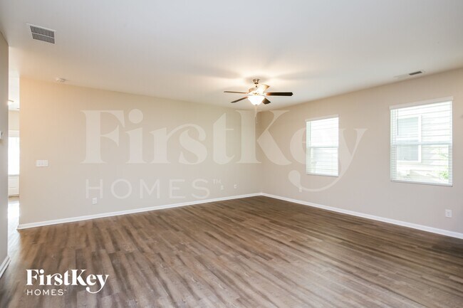 Photo - 19 Ruthie Ln N
