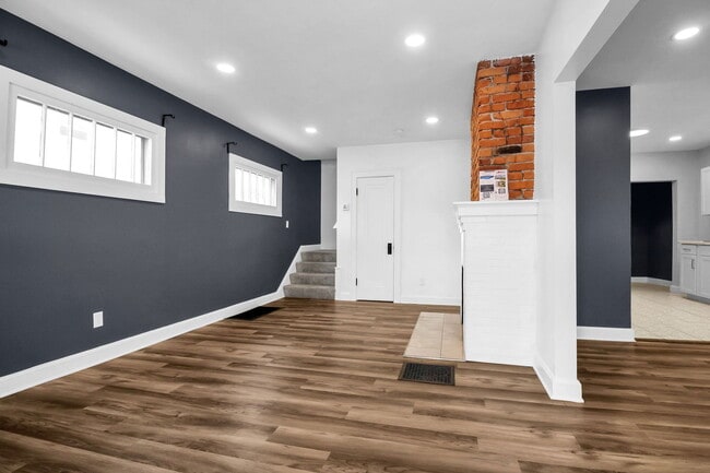 Photo - 587 S Ogden Ave