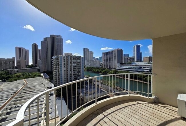 Building Photo - 1717 Ala Wai Blvd Unit 1308