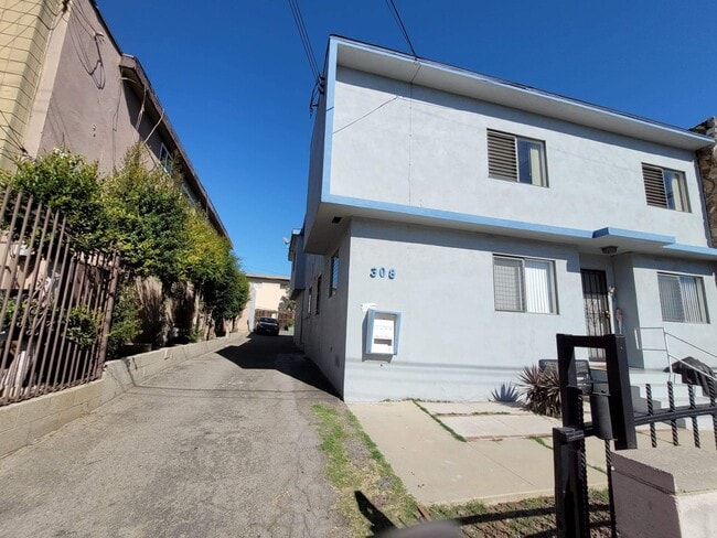 Photo - 308 N Market St Unidad 2