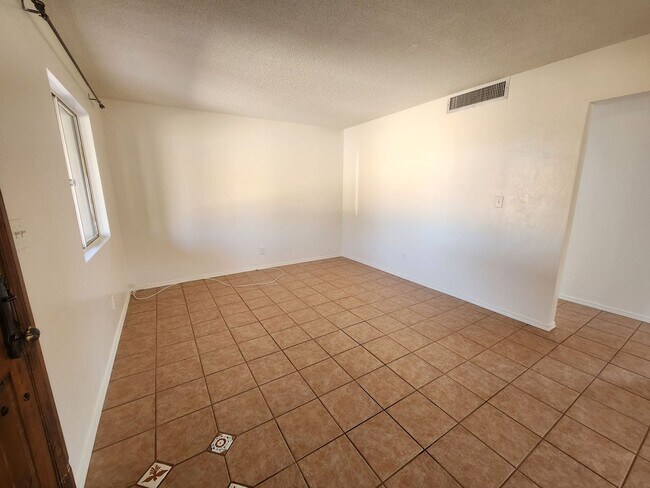 Photo - LARGE 3 bedroom home