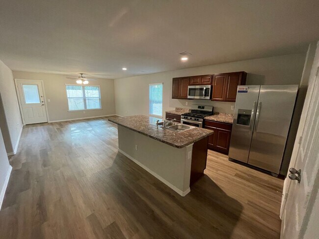 Photo - Preleasing Beautiful 4 Bedroom, 2 Bathroom Home in Conroe