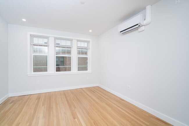 Photo - 27 Forest St