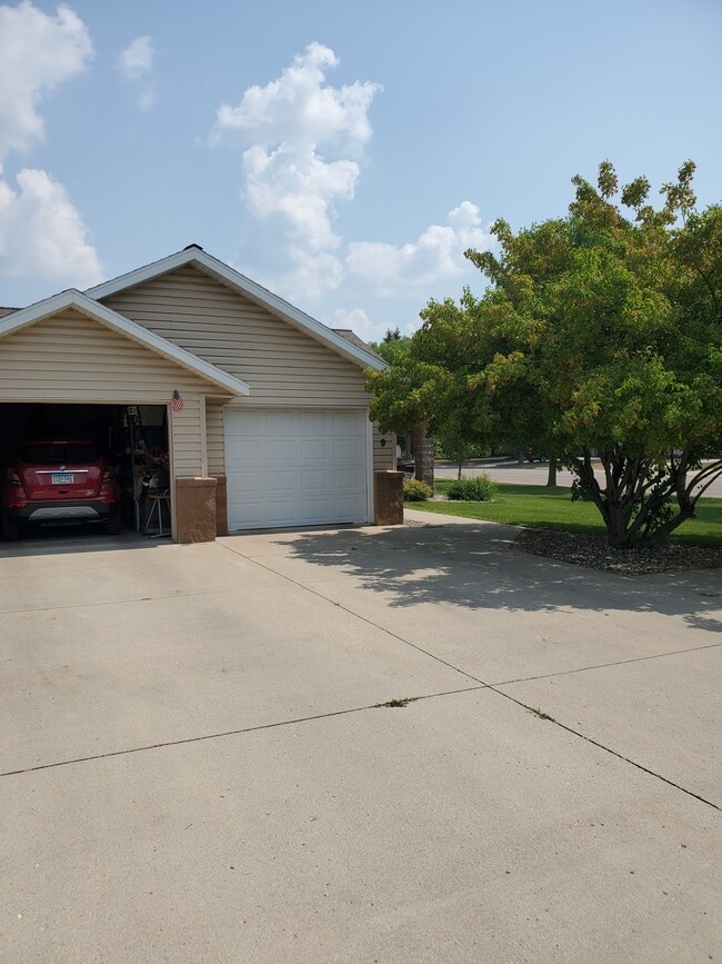 606 1st Ave N Unit 7