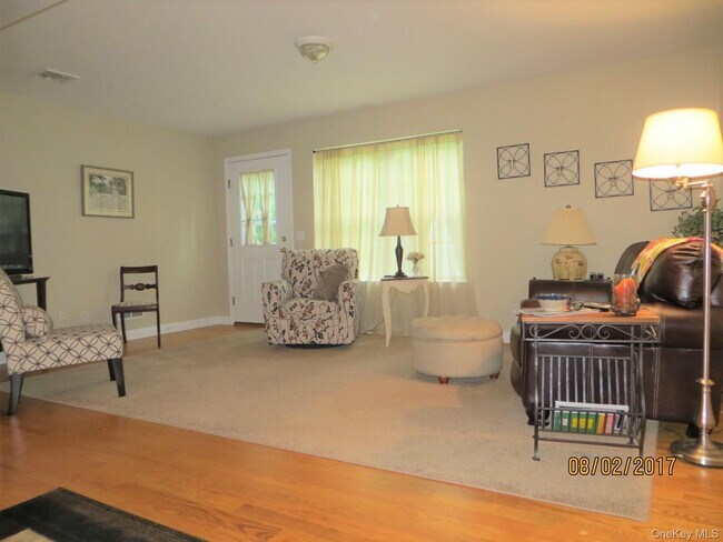 Photo - 215 Rabbit Run Rd