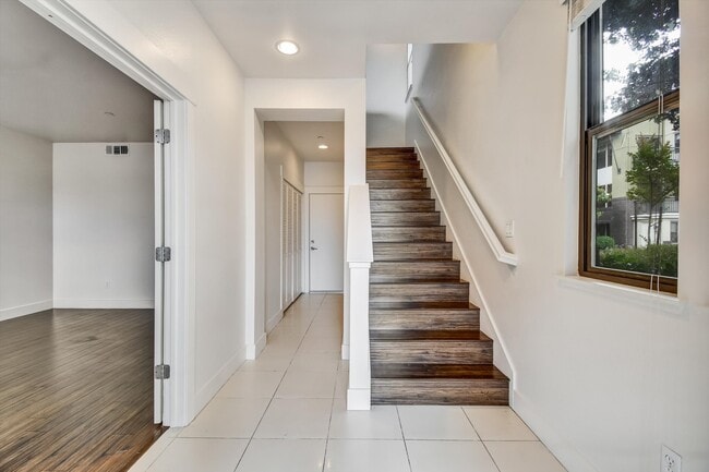 Photo - 1107 66th St