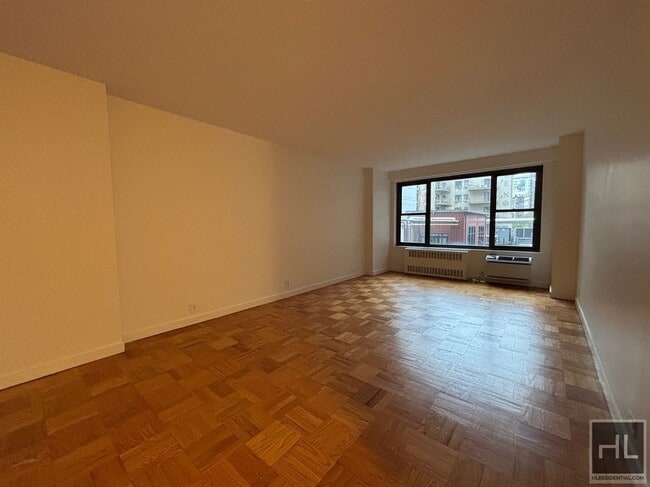 Building Photo - Fourth Avenue