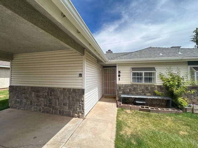 Photo - 581 S 225 W