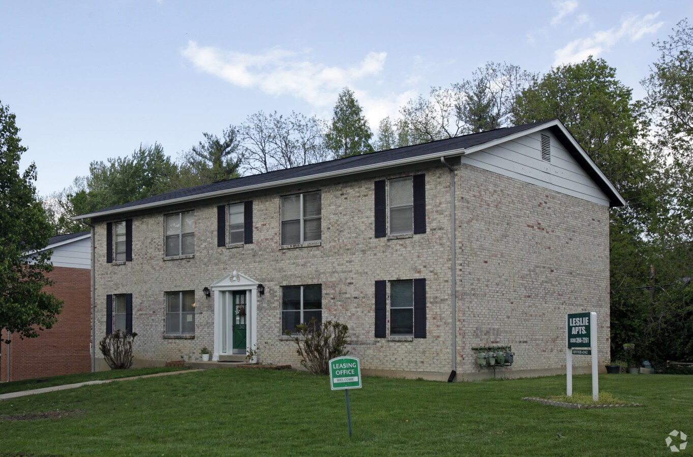 Leslie Lane Apartments - Leslie Lane Apartments