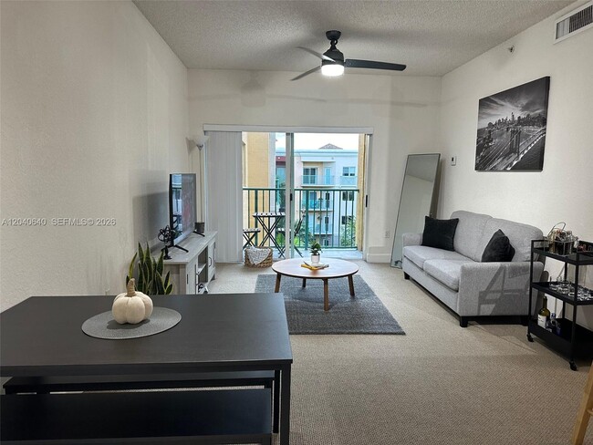 Photo - 6001 SW 70th St Unidad 621