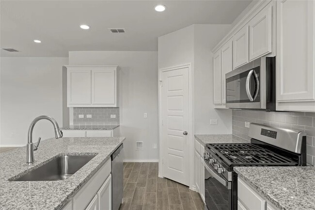 Kit View - 2004 Poppy Way