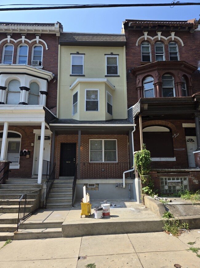 Building Photo - 1816 W Ontario St Rental