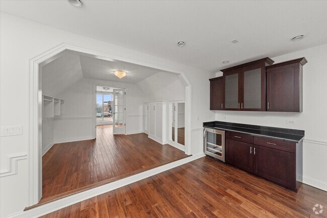 Building Photo - 1541 W Cortez St Unit 3 Rental