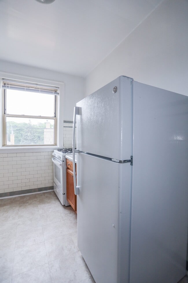 Photo - 7447 N Claremont Ave Unit 2