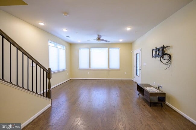 Photo - 5130 Cambria Wy
