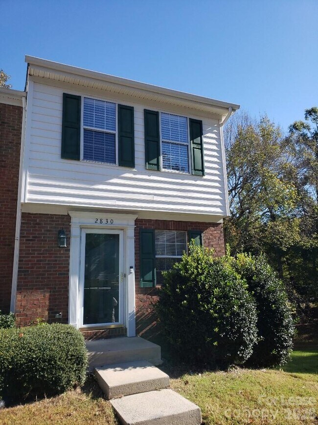 Building Photo - 2830 Hosta Dr