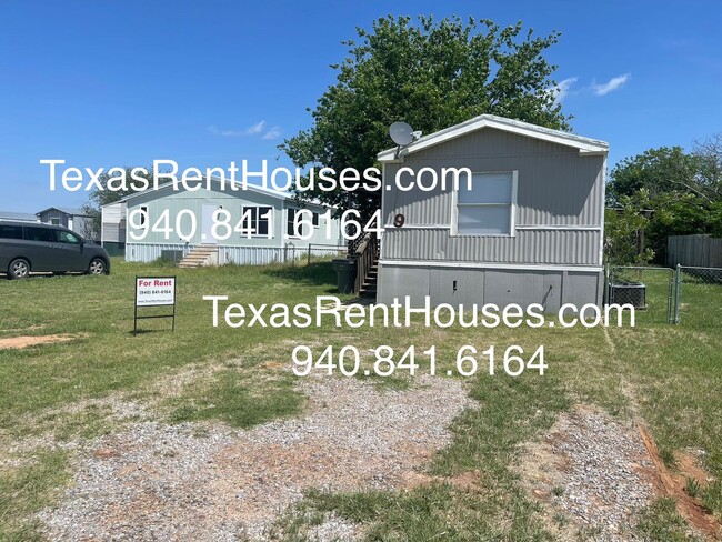 Building Photo - Great Home available now!!!2 bedroom, 2 bath