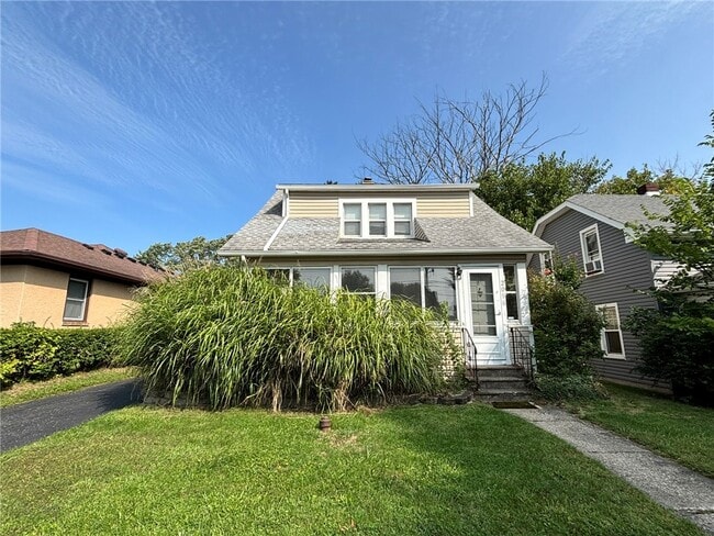 Photo - 2096 Norton St