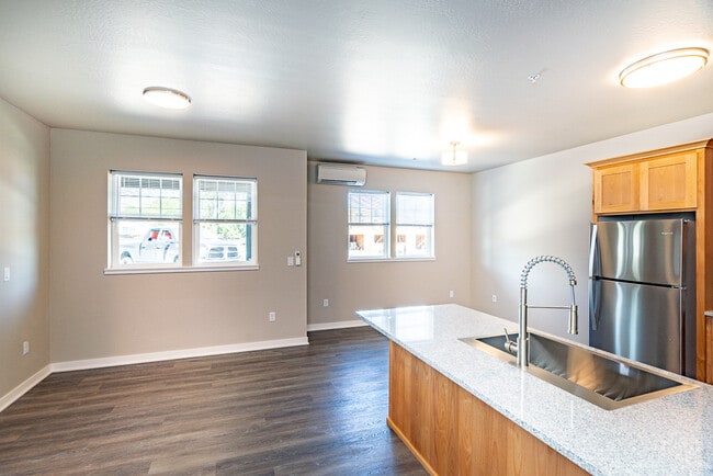 Photo - 441 Talent Ave